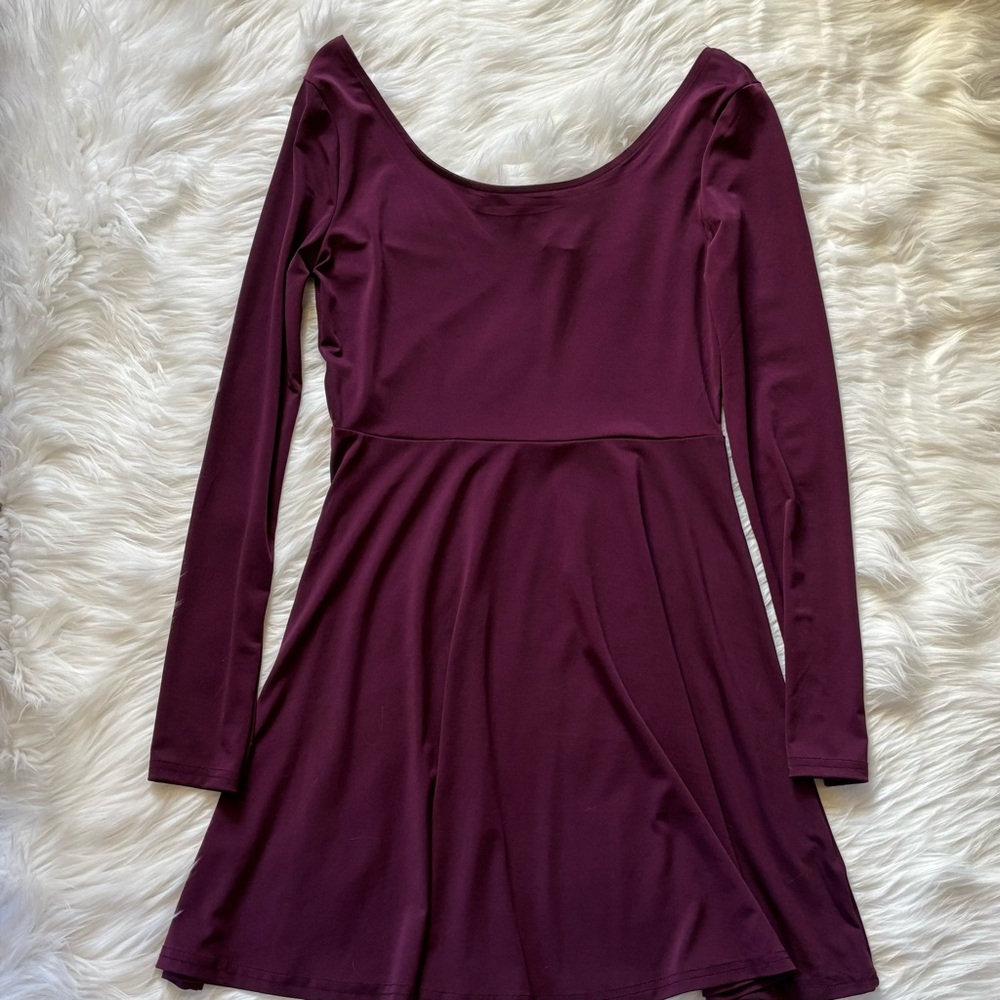 💜💜H&M BURGUNDY LONG SLEEVE SCOOP NECK SKATER DRESS